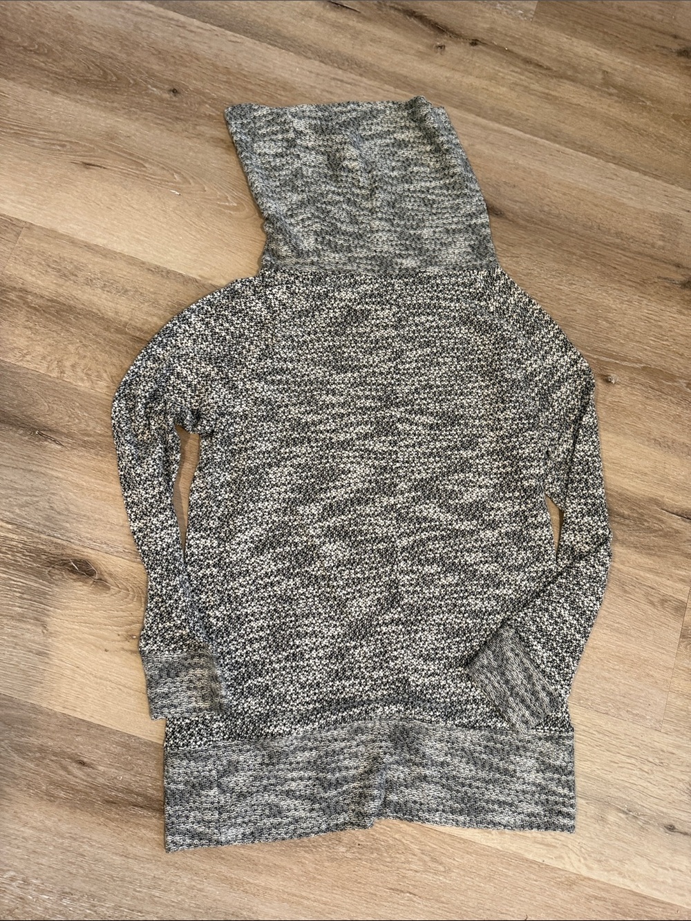 LOFT Cozy Women's Hooded Sweater - black and white